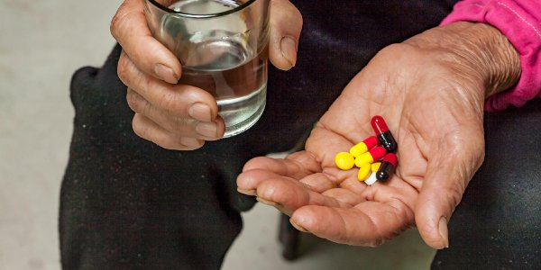 红和古 新天药业分公司被举报大范围行贿医生